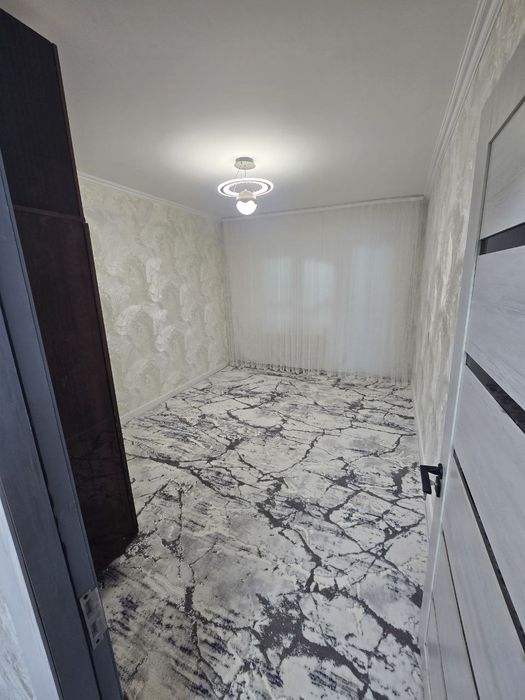 Квартира сотилади  1этаж 2хоналик  Университет