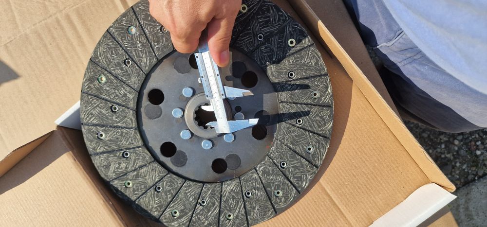 Disc ambreiaj tractor fiatTractor
Serie: Classique fiat 
1000, 1000DT,