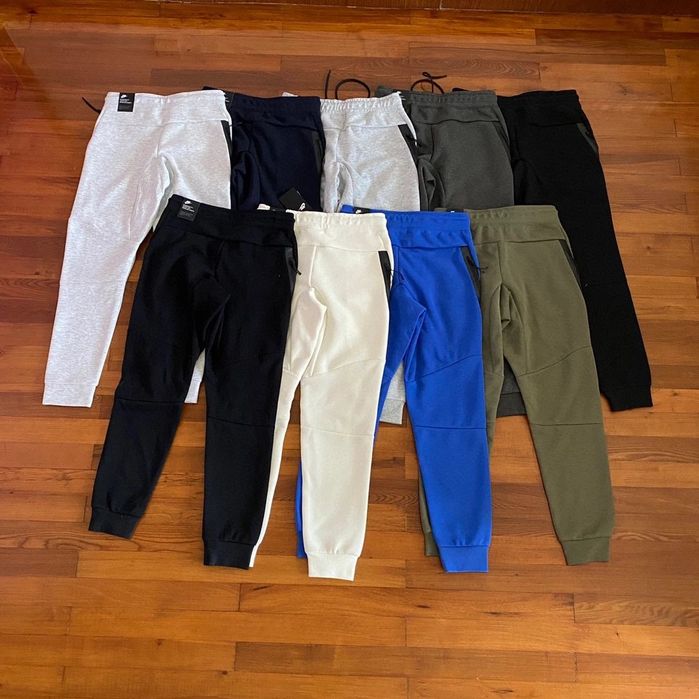 Pantaloni nike tech