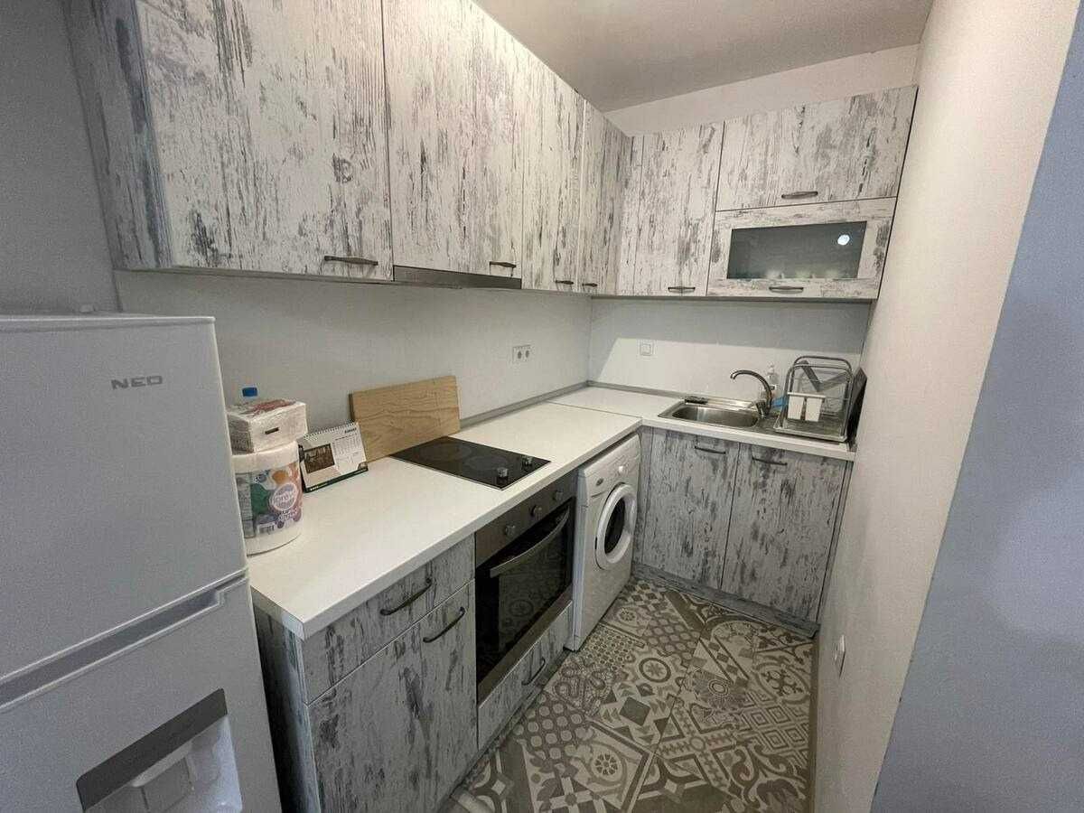 Продава се Двустаен апартамент в Варна, Базар Левски - 65 кв.м за 12 €/кв.м - Снимка #2