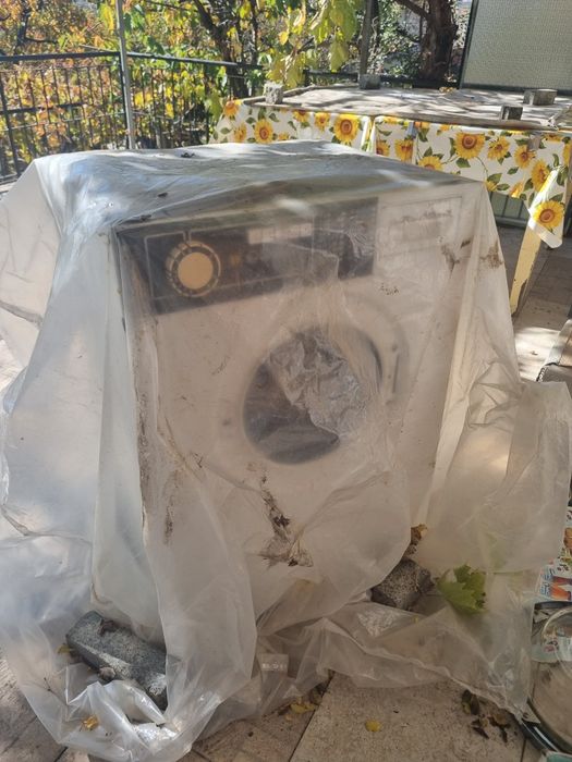 Печка и пералня.