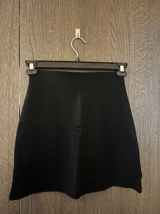 Къса черна пола H&M - нова с етикет
