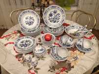 Zwiebelmuster, KAHLA, GDR Сервиз за хранене и кафе за 6 човека 44 ел.