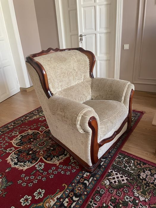 Диван с двумя креслами