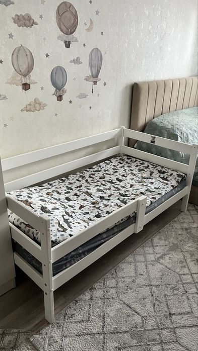 Продам детскую кровать 160*80