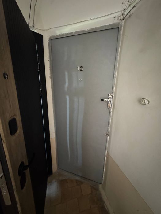 Продам железную дверь