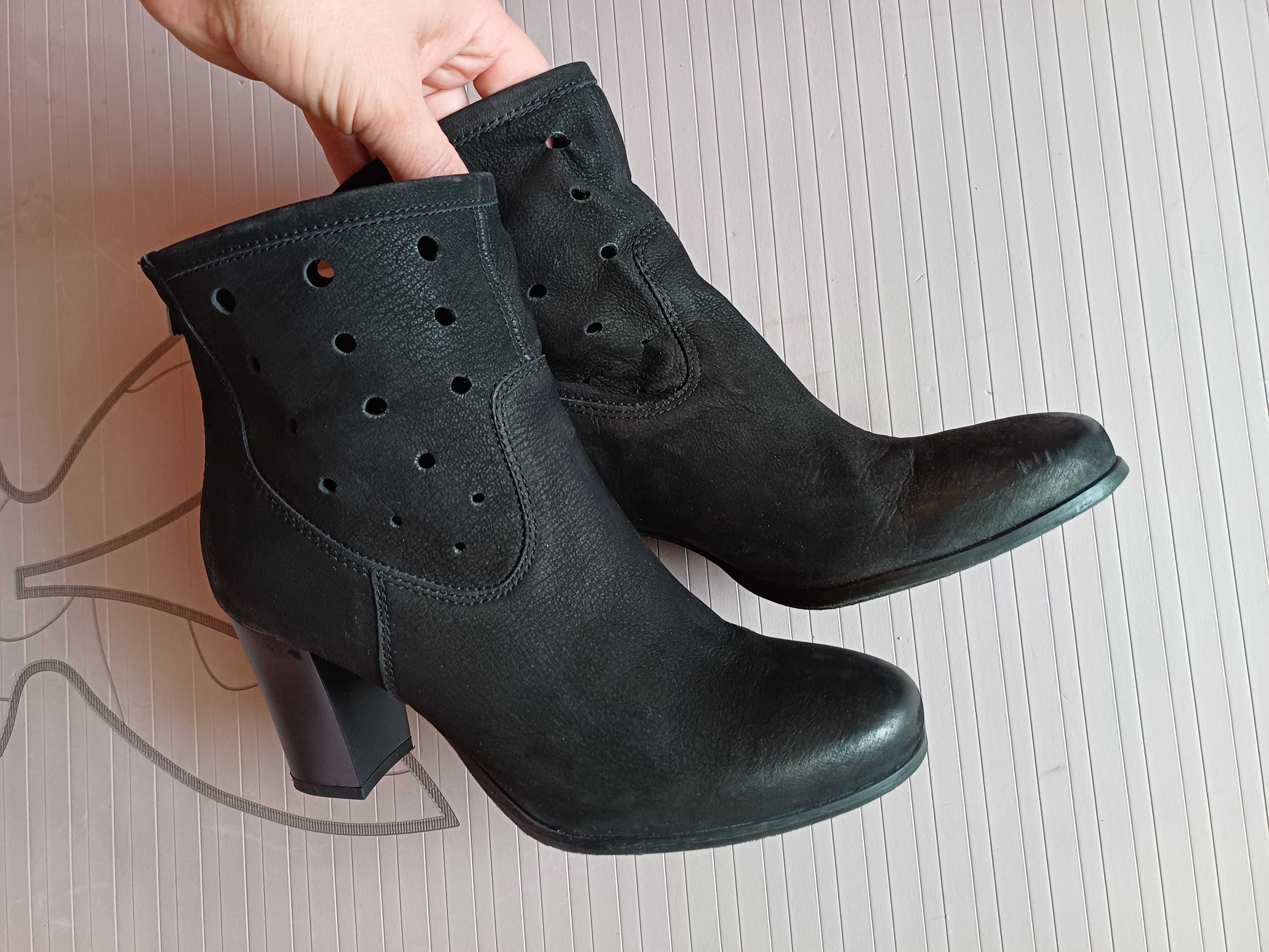 Botine Lasocki negre 38