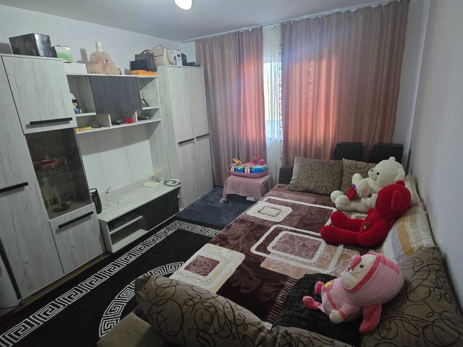 Vand garsoniera în Scornicești