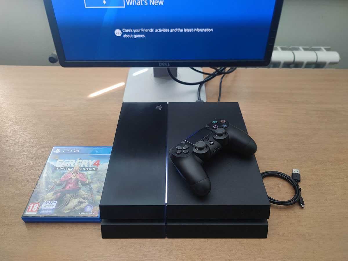 Playstation 4 със игра Fifa, джойстик, кабели, PS4 конзола