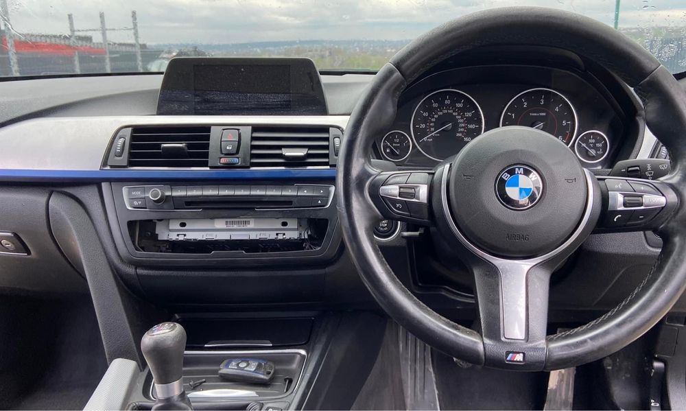 Dezmembrez BMW 320d F30 M-Pack ,Manual,Jante 403 M, Navigatie