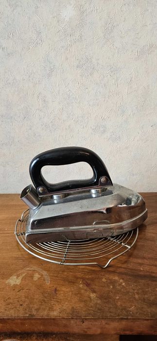ретро 1950г тежка ютия елпром бдс
