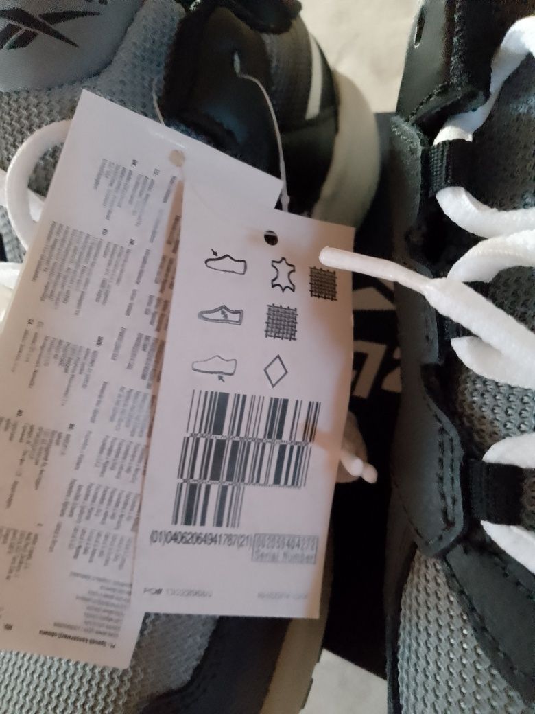 Оригинални дамски маратонки Reebok естествена кожа и текстил номер 38
