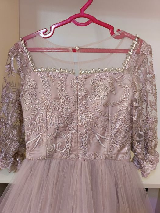 Vecherniy koʼylak yangi kiyilmagan 1mlnga bervoraman.