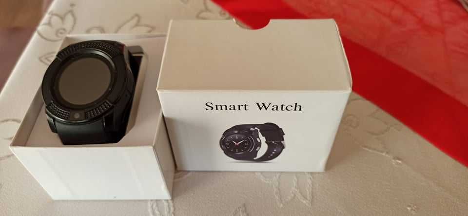 Часовници 2 бр Smart Watch без батерия.