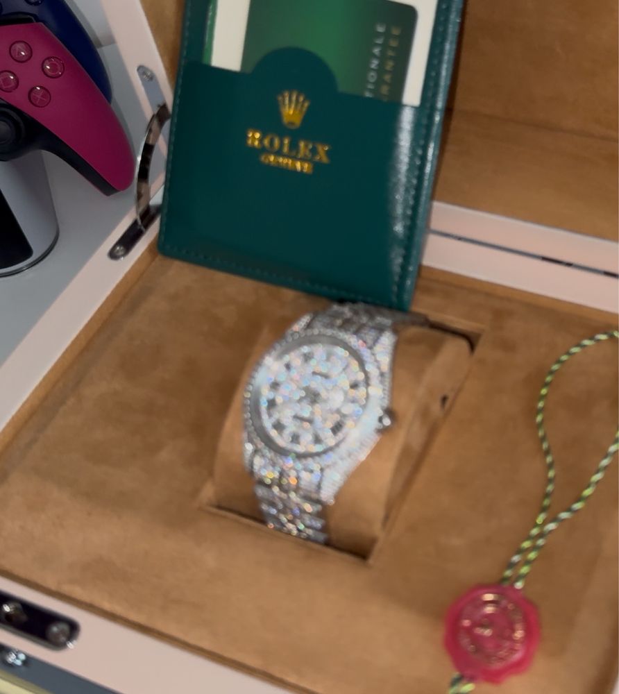 Поръчков Rolex Datejust 41mm мойсанит!