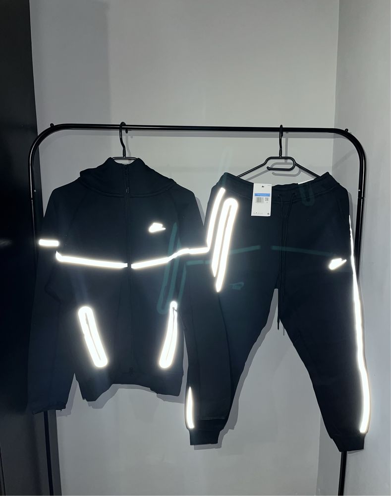 Nike Tech fleece reflective