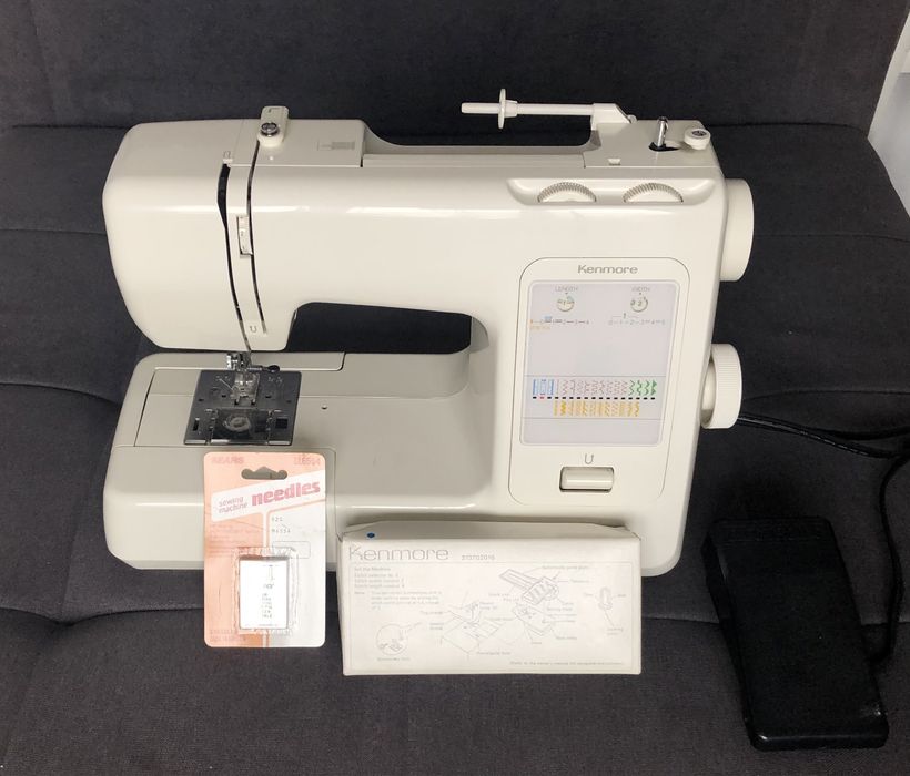 Kenmore (США) швейная машинка, электрическая, с педалью