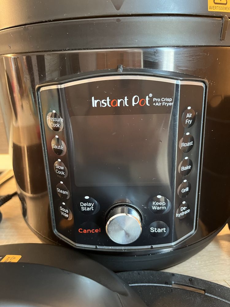 Комбиниран мултикукър с еър фрайър Instant Pot Pro Crisp+Air Fryer