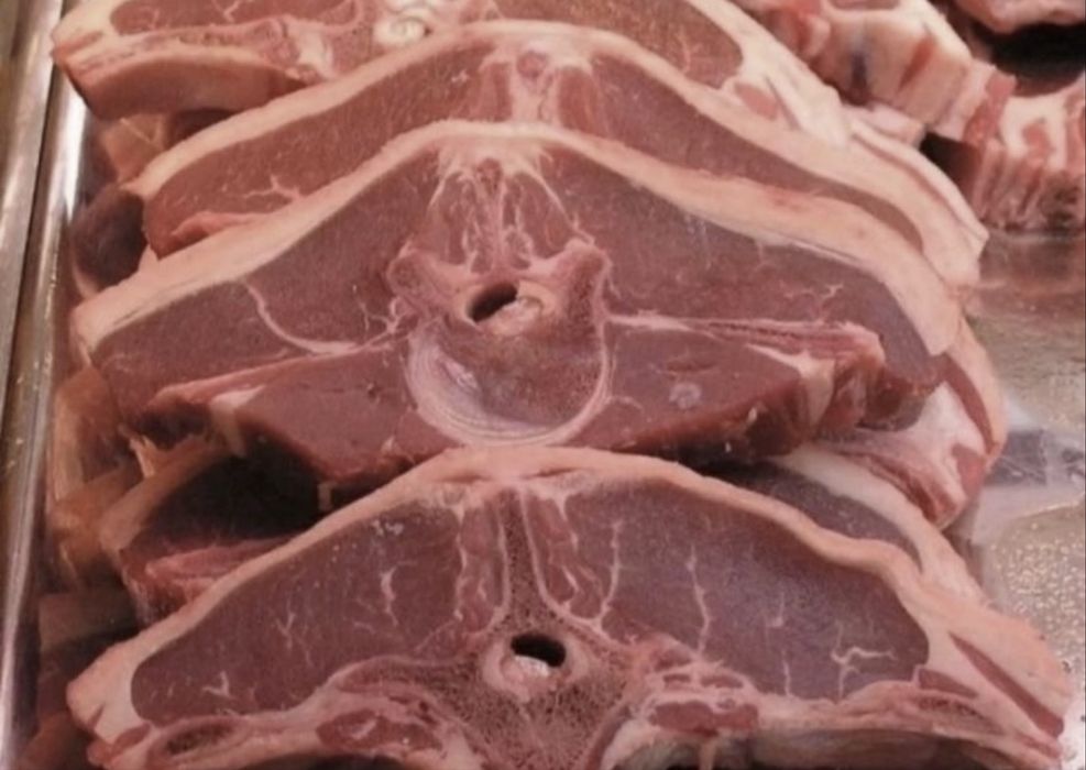 Қасапшы мүшелеп ет бұзу,мясник.