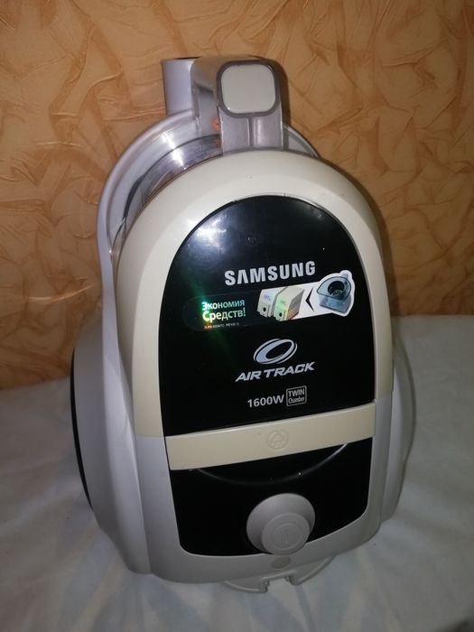 Пылесос Самсунг продам.