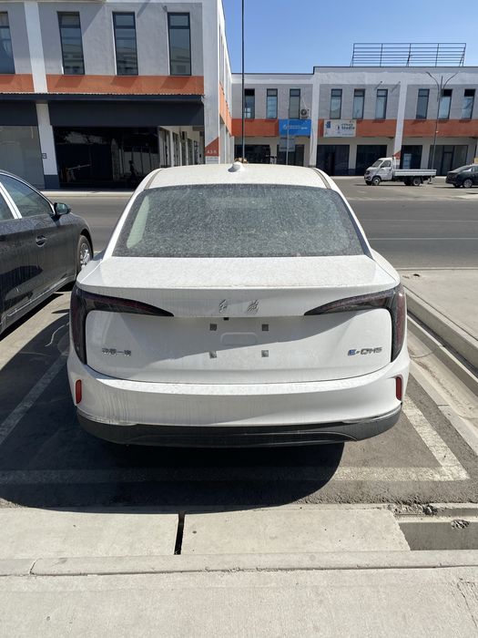 Hongqi E-QM 5 Full Restyling 500/560KM 2025