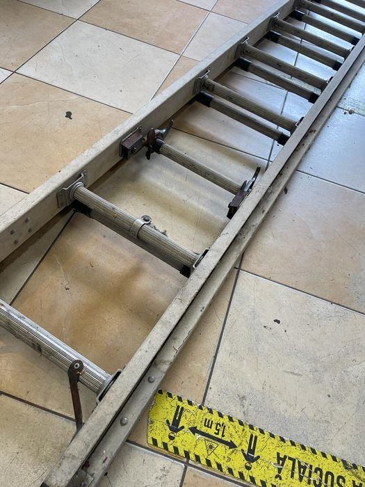 Scara din fibra de sticla 3.80m 12 trepete -A-