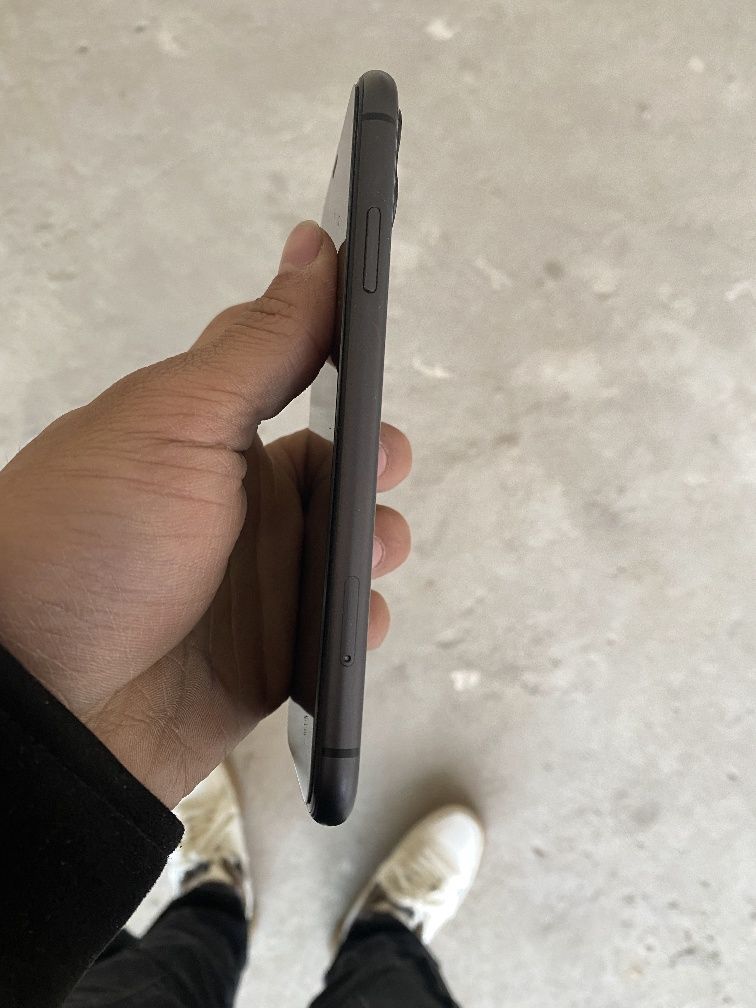 Iphone 11 sotiladi