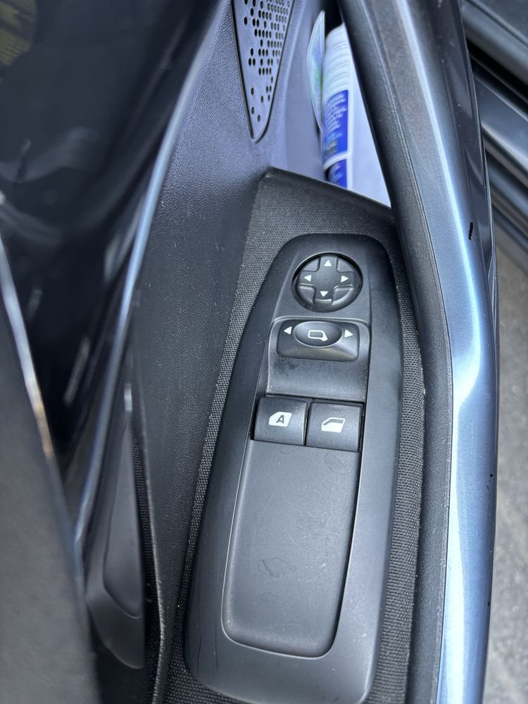 Peugeot 208 / 2012г. 124к.с. / 171000 километра