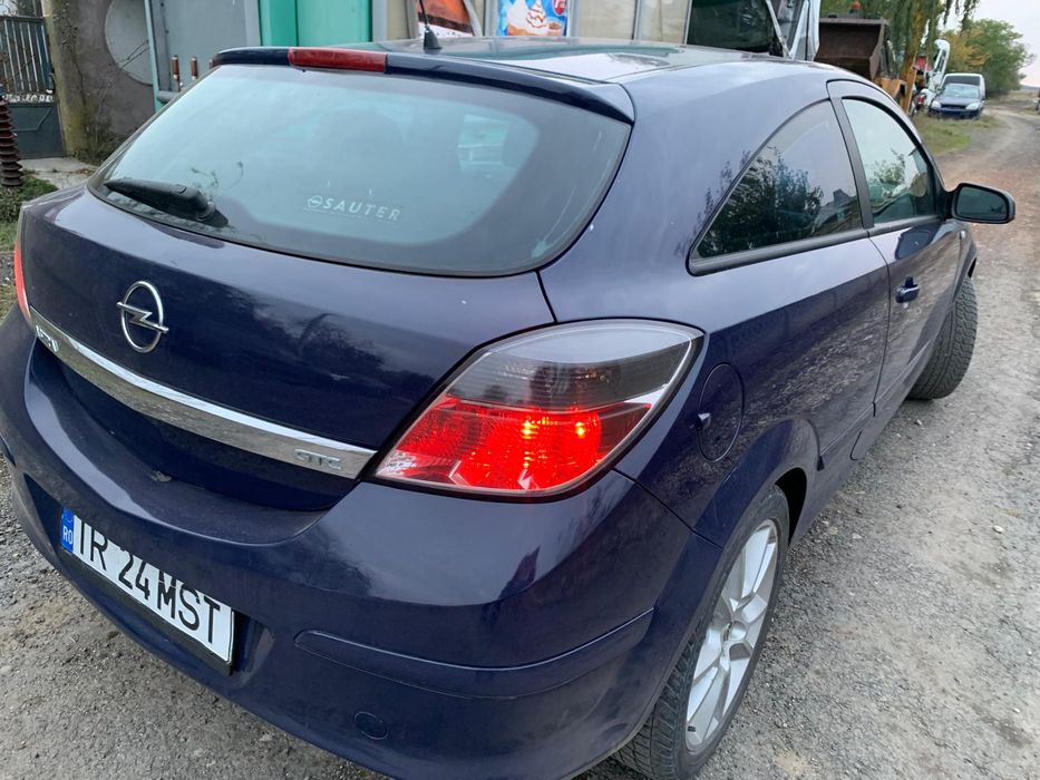 Opel Astra H GTC  1.7 CDTI