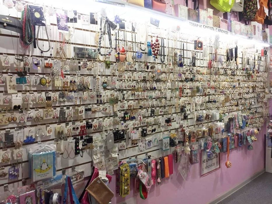 Продам бижутерию, серьги , кольца, кулоны, на подарки