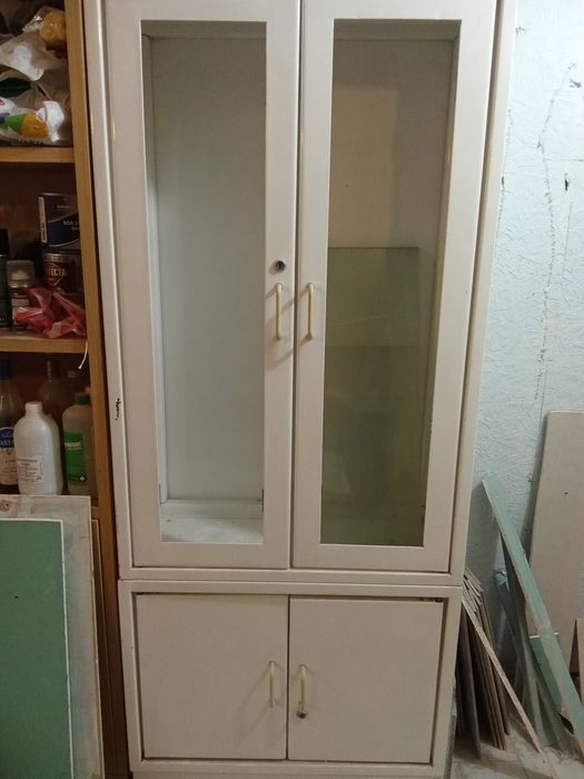 Медицински шкаф за кабинет