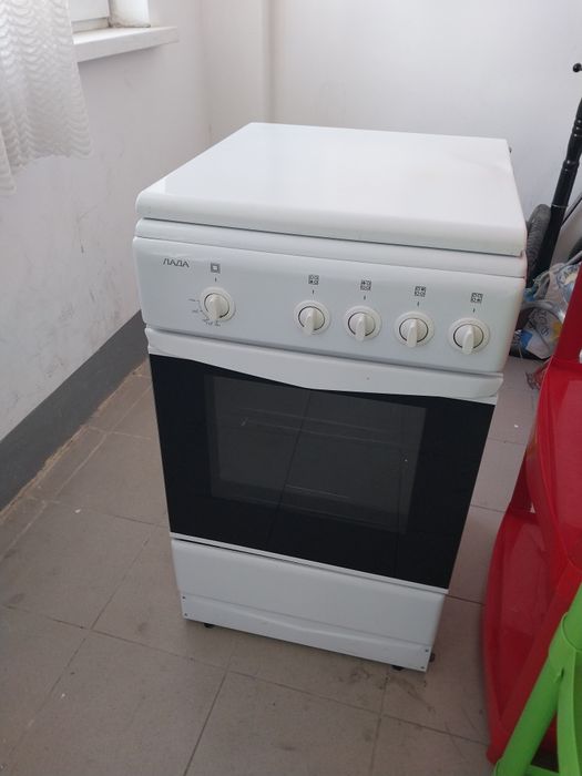 Газовая плита в хорошем состоянии