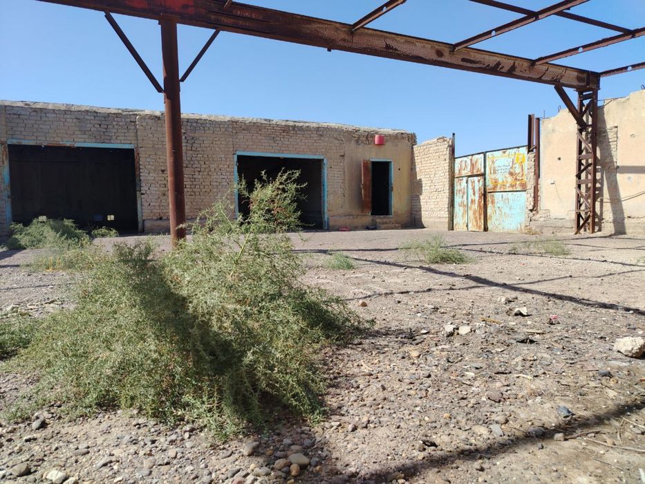 Tinchlik qorg’oni tomonda 7sotix sotiladigan yer bor