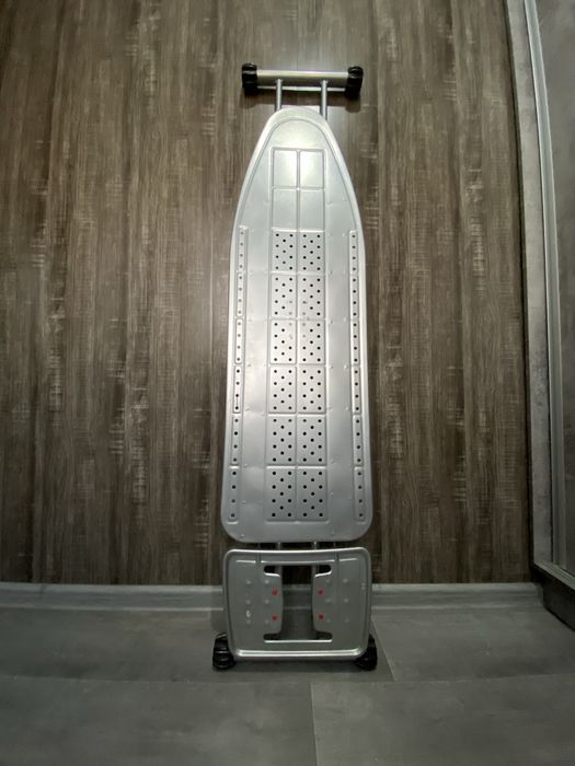 Доска гладильная, доска для глажки.