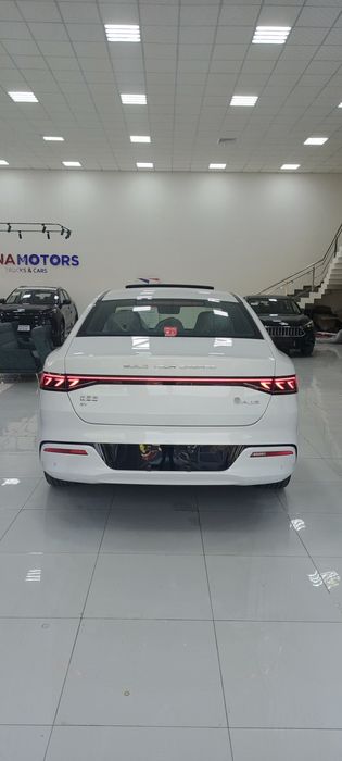BYD Qin Plus 

Габариты: длина — 4765 мм, шири