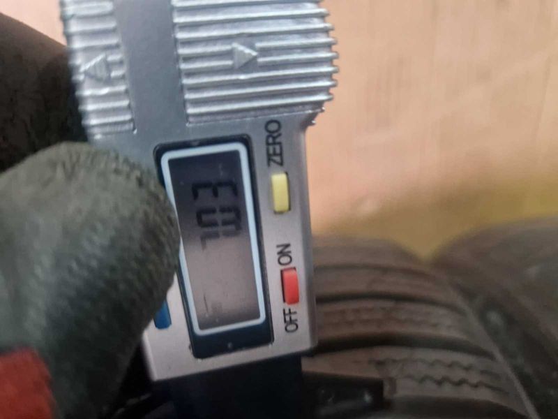 2 Nexen R17 225/45
зимни гуми DOT3517