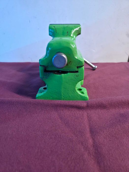 Малко Менгеме Продава