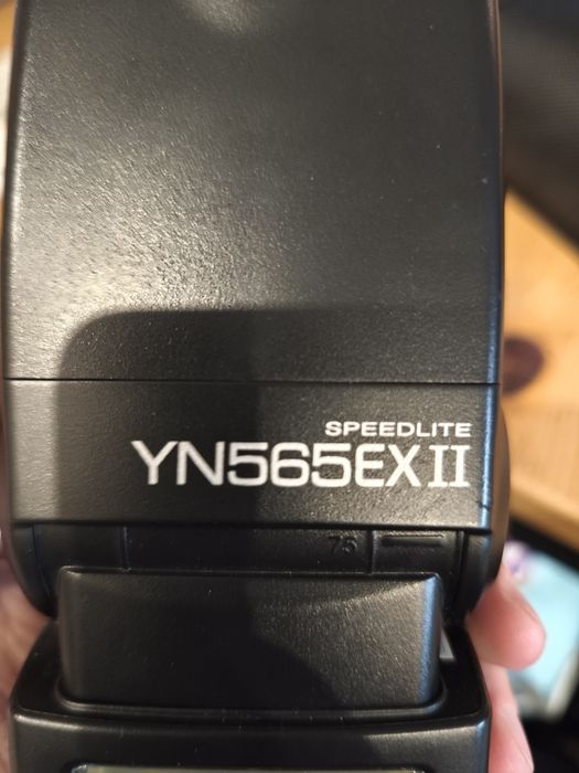 Светкавица Yongnou за DSLR камера