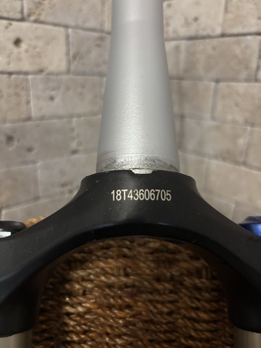 Вилка Rockshox Recon air 29