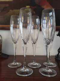 Кристални чаши за бяло вино