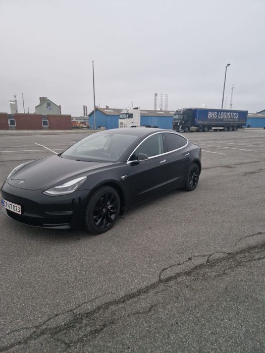 Tesla model 3 LONG RANGE Pachet SUMMON