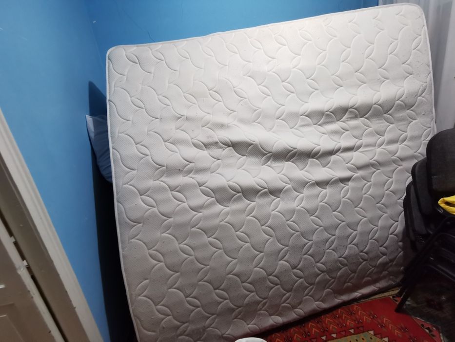 Матрас 200x200 в хорошем состоянии