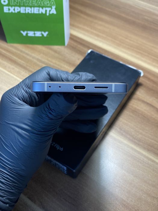 Samsung Galaxy Z Flip 6 Duos / Garanție 12 luni / 256 Gb / Ca nou