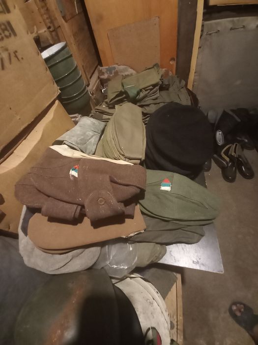 Военна видове маска каска и военна много други оригинал