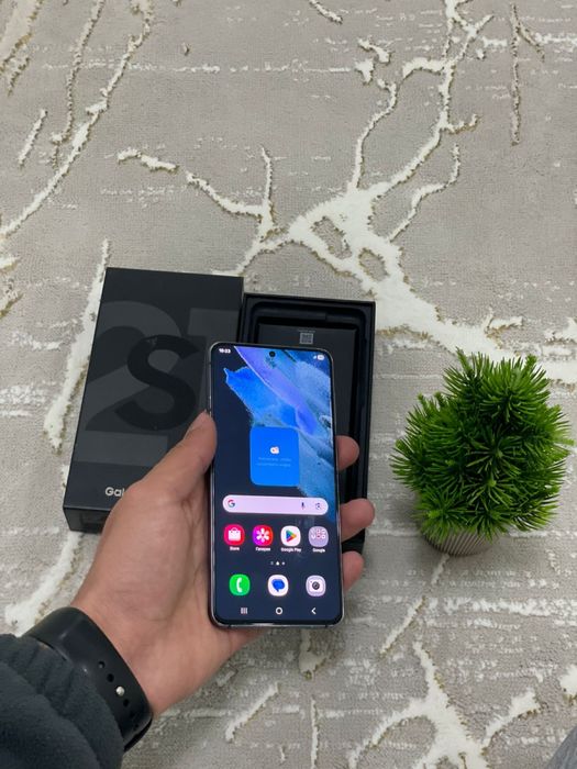 Samsung Galaxy S21 в идеальном состоянии