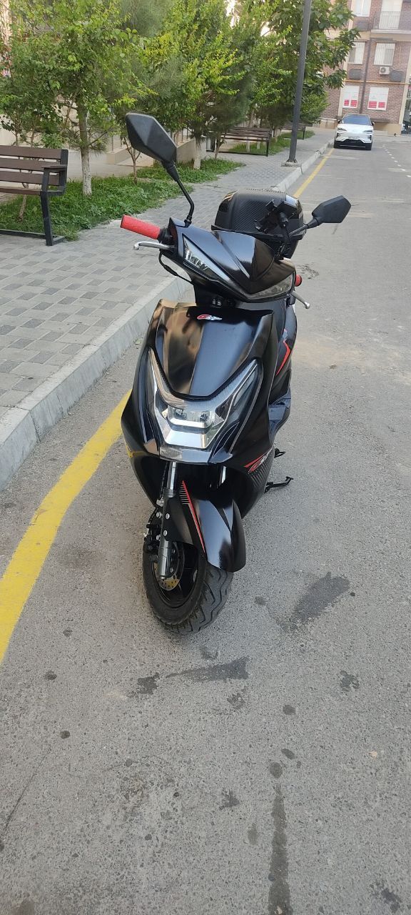 Бензиновый скутер angel x4