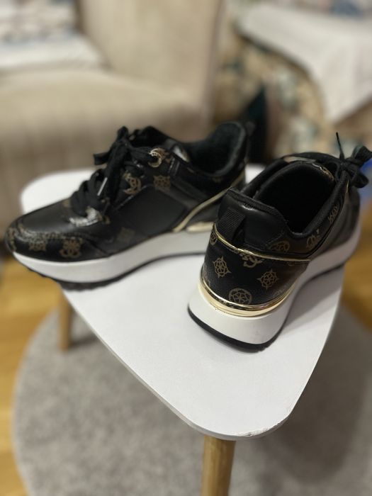 Дамски обувки Guess