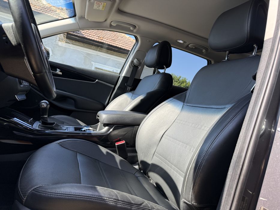 Kia Sorento 2015 7 locuri pano led keyless camera 4x4 AWD carlig remor