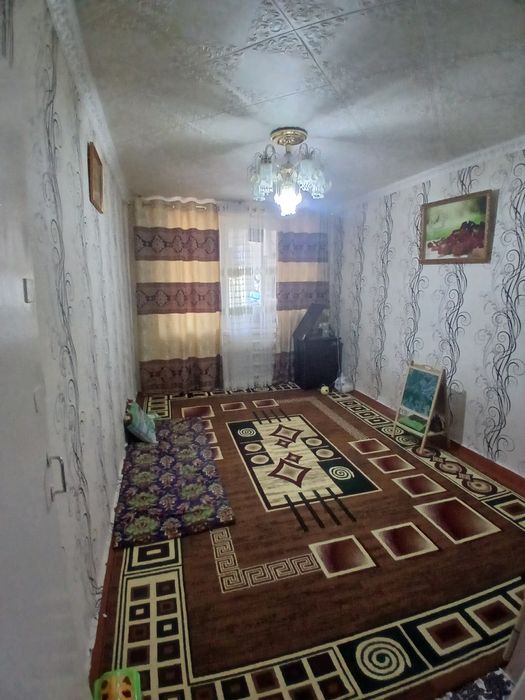 Зарафшонда 2х хонали Квартира сотилади