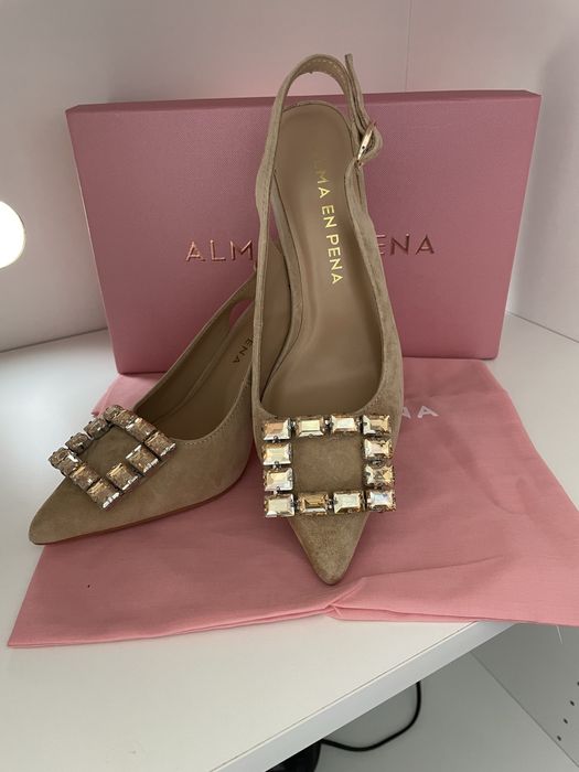 Елегантни дамски обувки